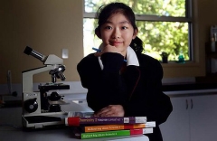 澳洲13歲天才華裔少女輕松應對高考 曾連跳四級