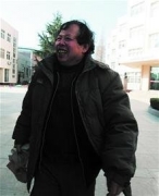 55歲考研叔30年6進考場 背著干糧來青趕考(圖)